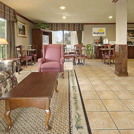 Days Inn By Wyndham Crowley Інтер'єр фото