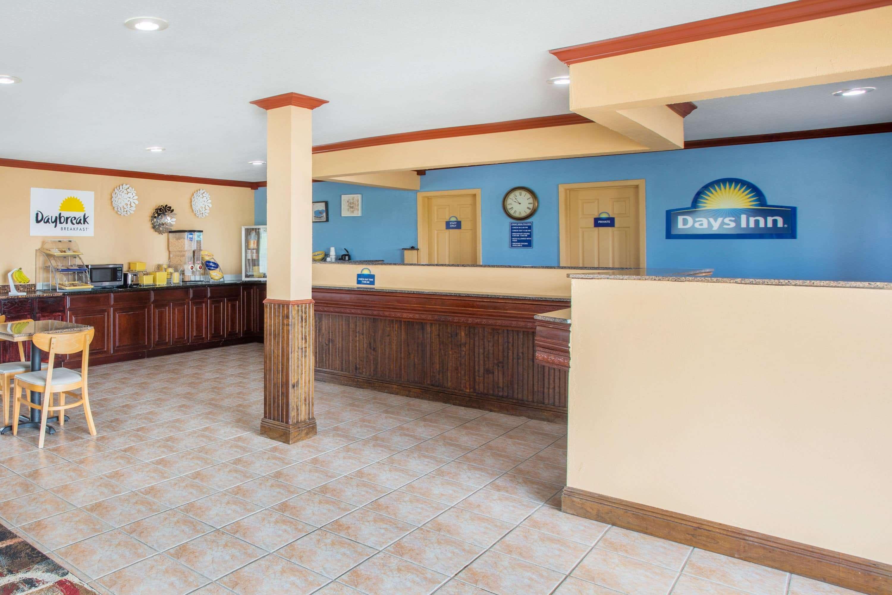 Days Inn By Wyndham Crowley Екстер'єр фото
